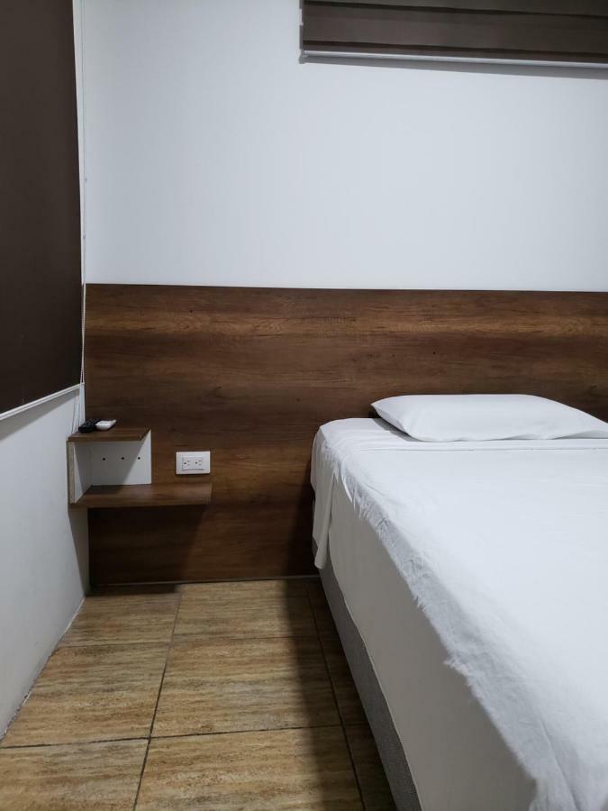 Dc Suites Aeropuerto グアヤキル エクステリア 写真